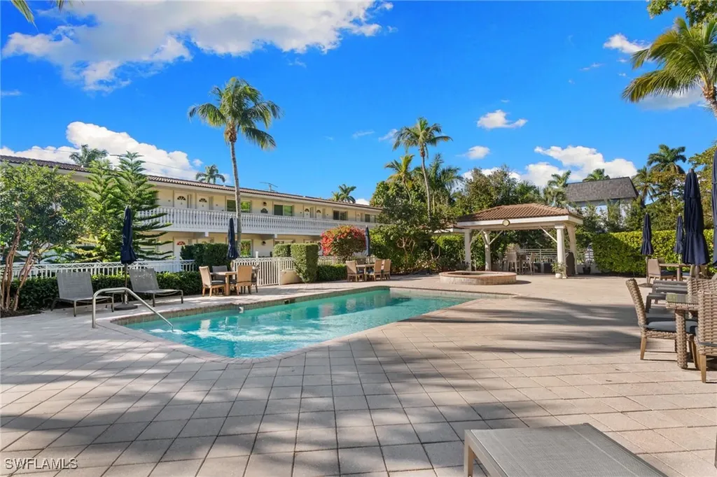 980 7th Avenue S Naples FL 34102