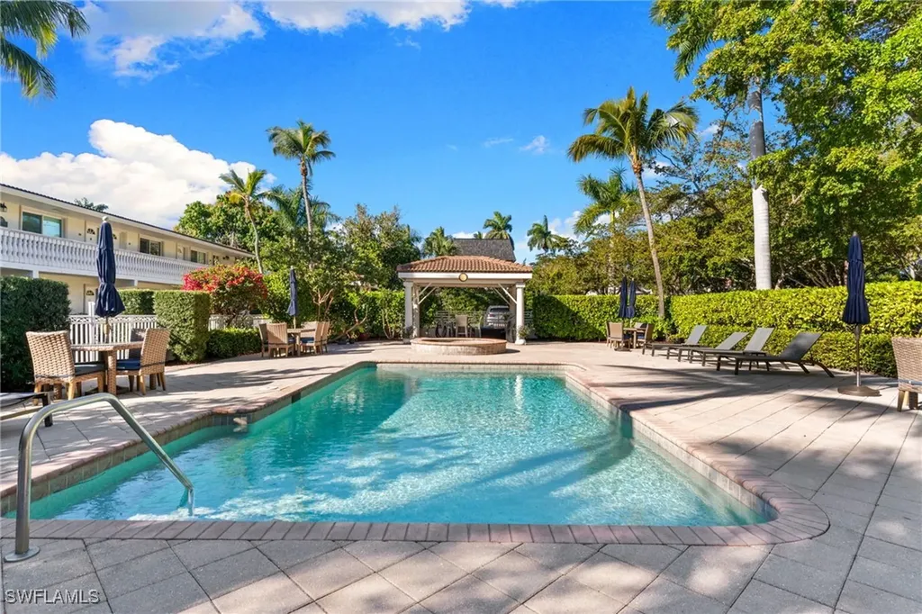 980 7th Avenue S Naples FL 34102