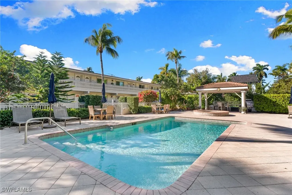 980 7th Avenue S Naples FL 34102