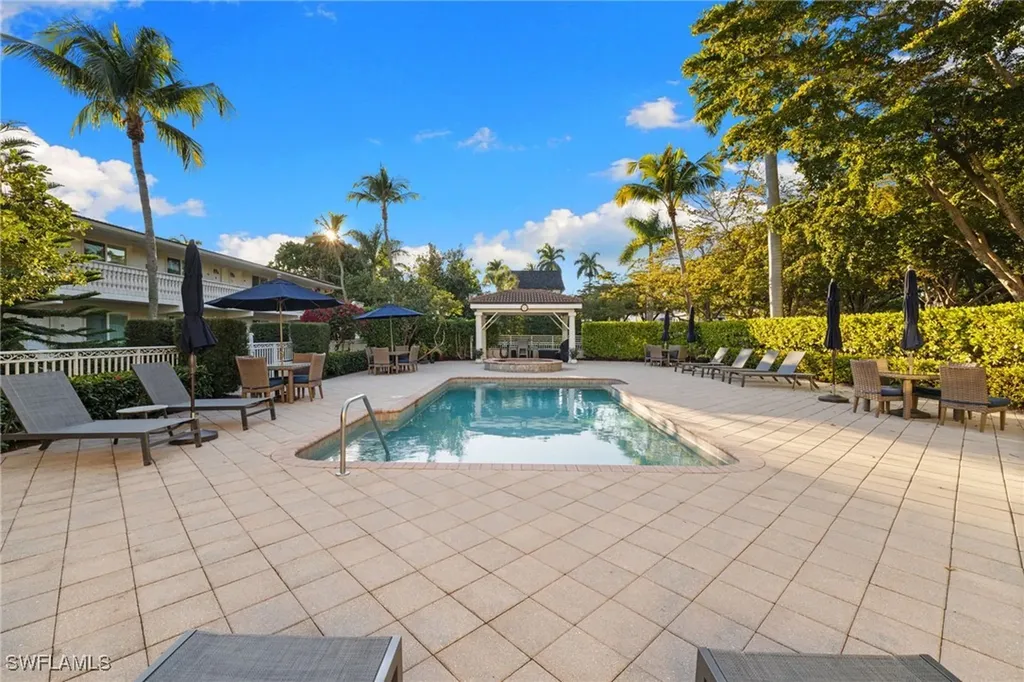 980 7th Avenue S Naples FL 34102