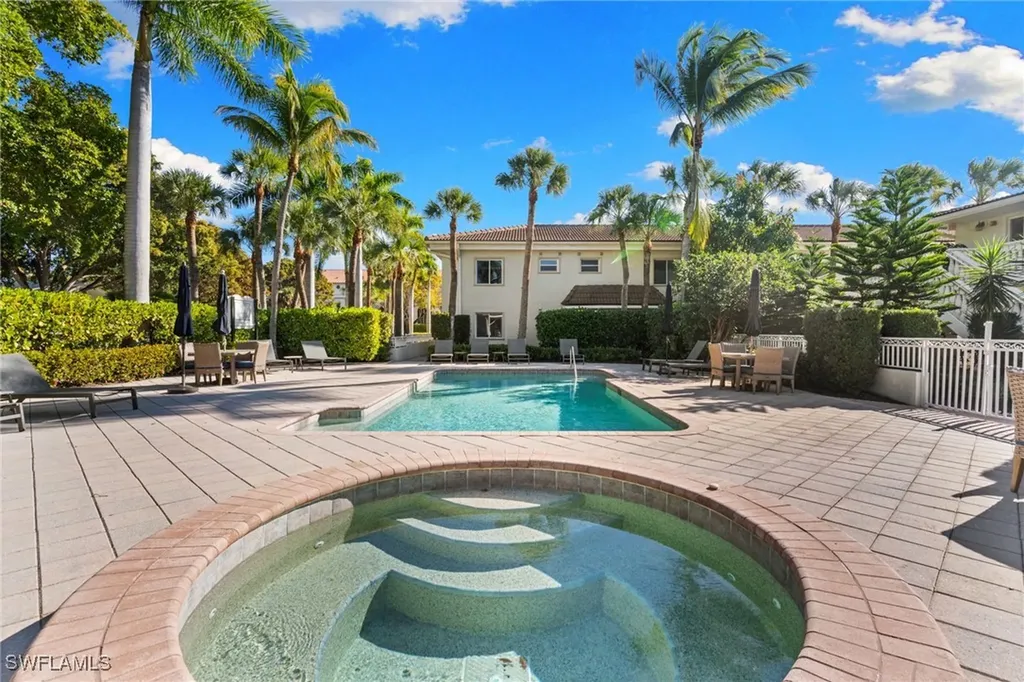 980 7th Avenue S Naples FL 34102