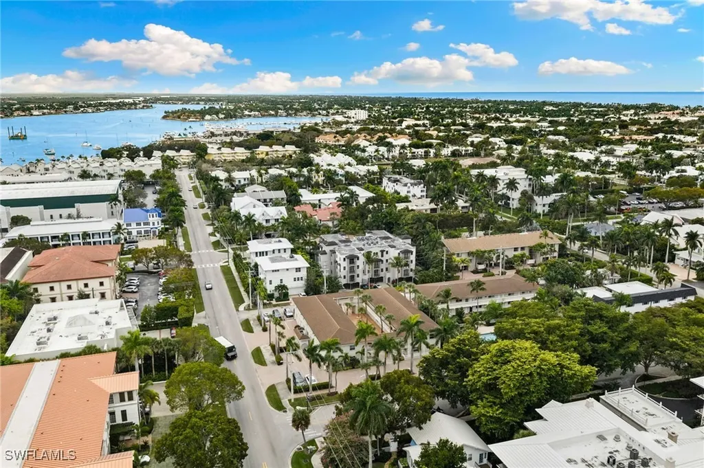 980 7th Avenue S Naples FL 34102