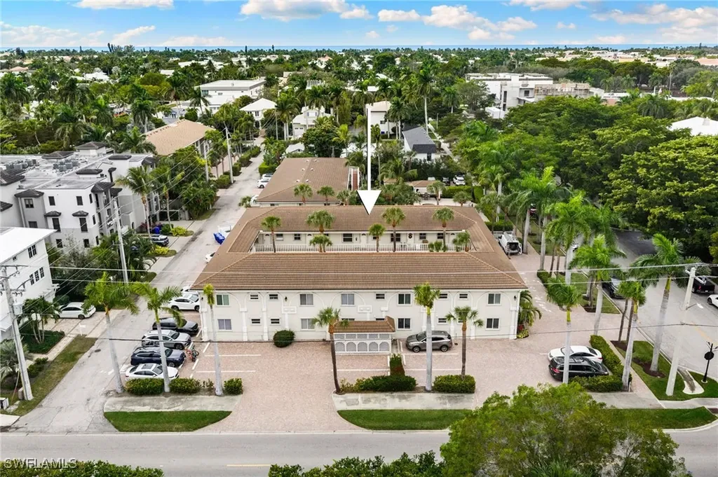 980 7th Avenue S Naples FL 34102