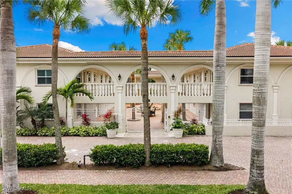 980 7th Avenue S Naples FL 34102