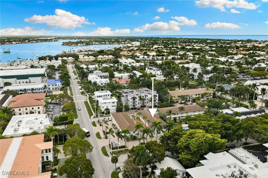 980 7th Avenue S Naples FL 34102