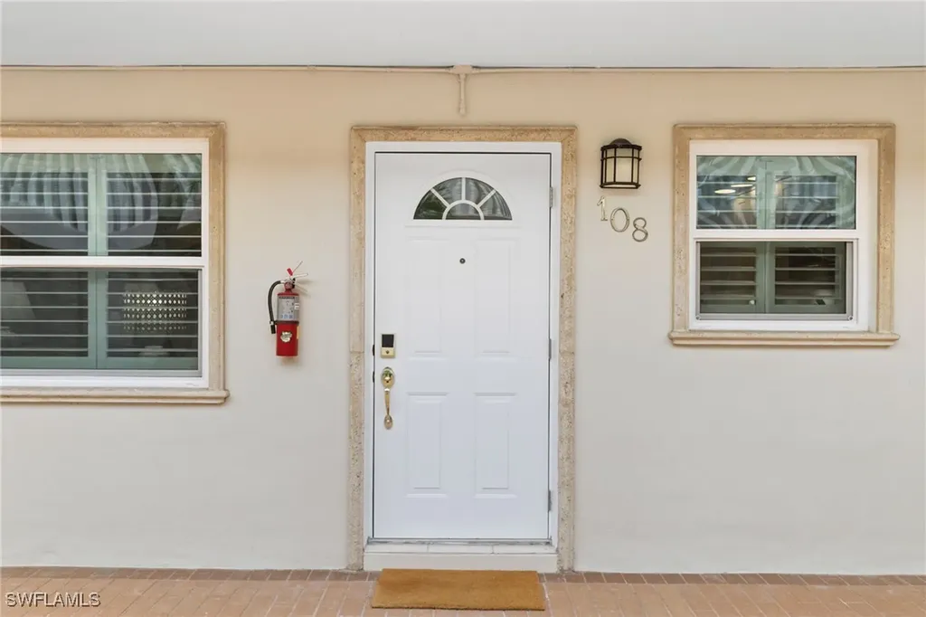 980 7th Avenue S Naples FL 34102