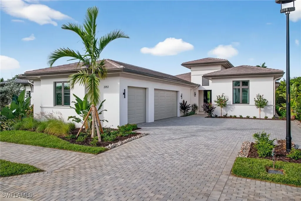 Naples FL, 2051 Cambridge Park Drive