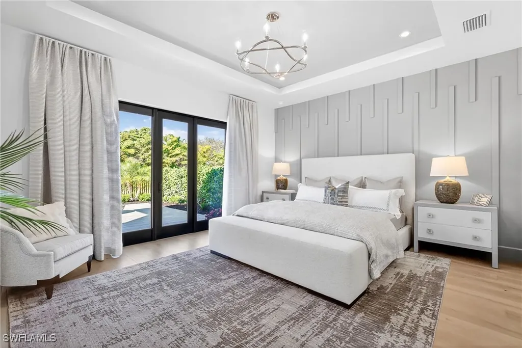 2051 Cambridge Park Drive Naples FL 34109