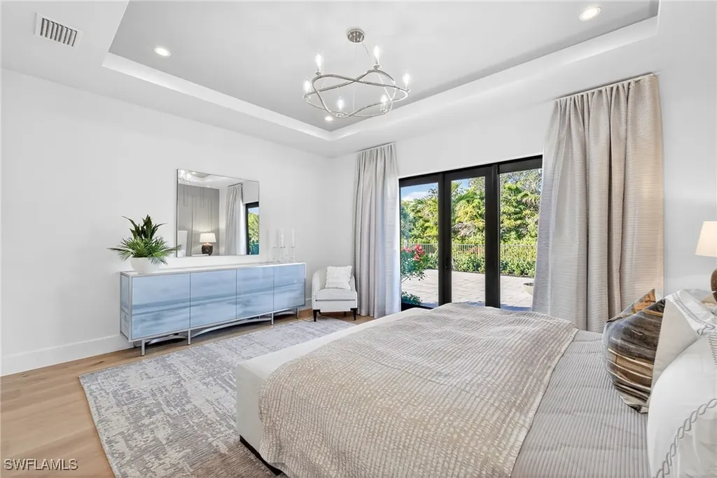 2051 Cambridge Park Drive Naples FL 34109