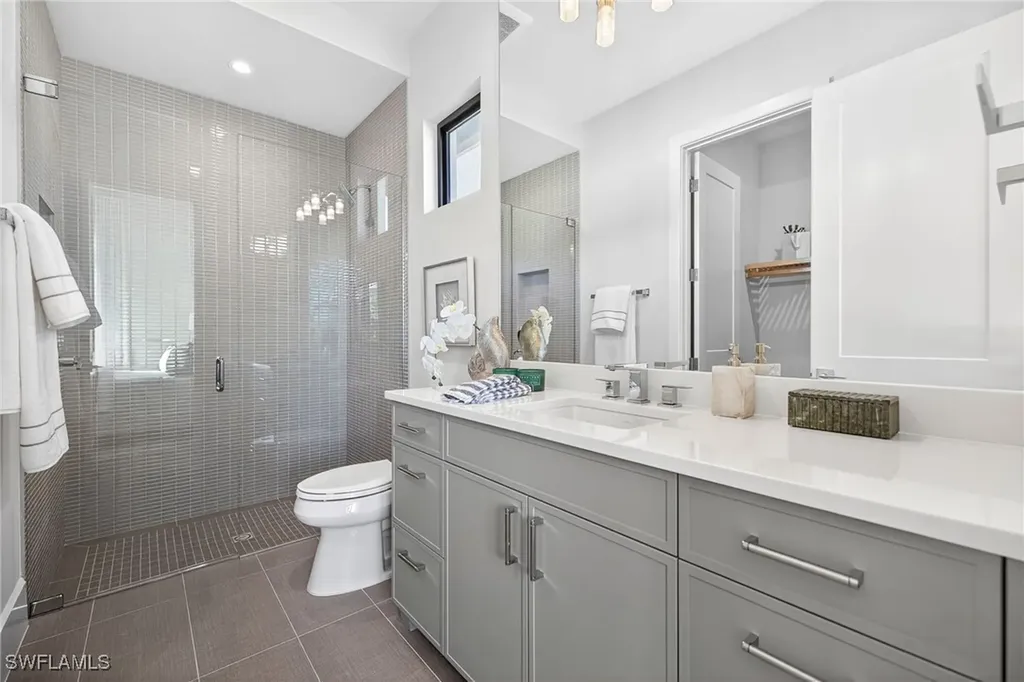 2051 Cambridge Park Drive Naples FL 34109