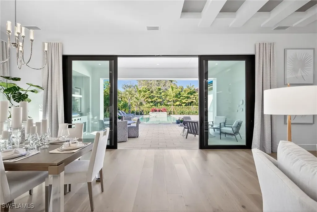 2051 Cambridge Park Drive Naples FL 34109