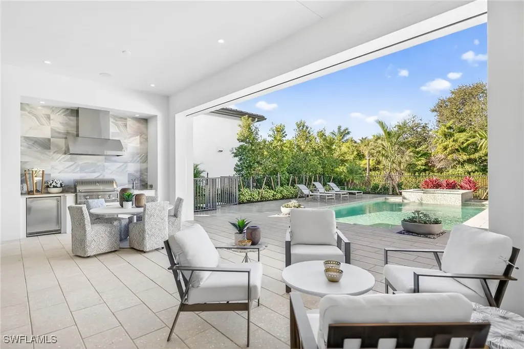 2051 Cambridge Park Drive Naples FL 34109