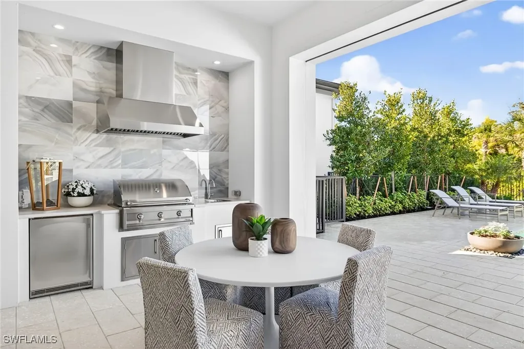 2051 Cambridge Park Drive Naples FL 34109