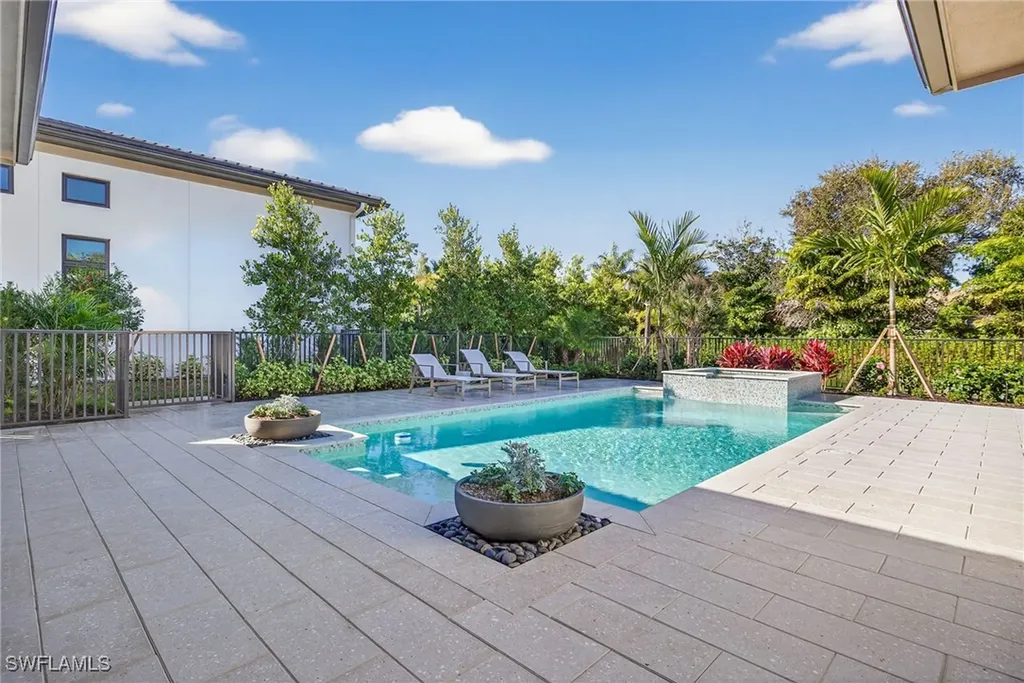 2051 Cambridge Park Drive Naples FL 34109
