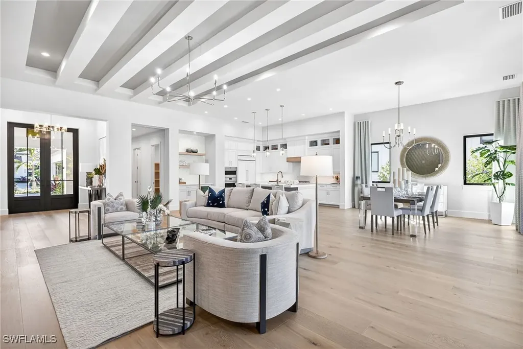 2051 Cambridge Park Drive Naples FL 34109
