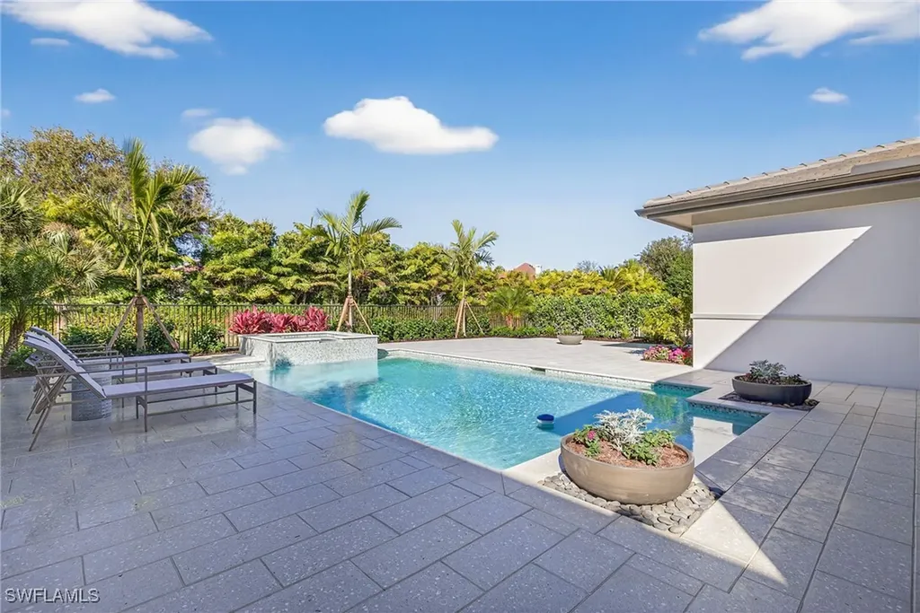 2051 Cambridge Park Drive Naples FL 34109