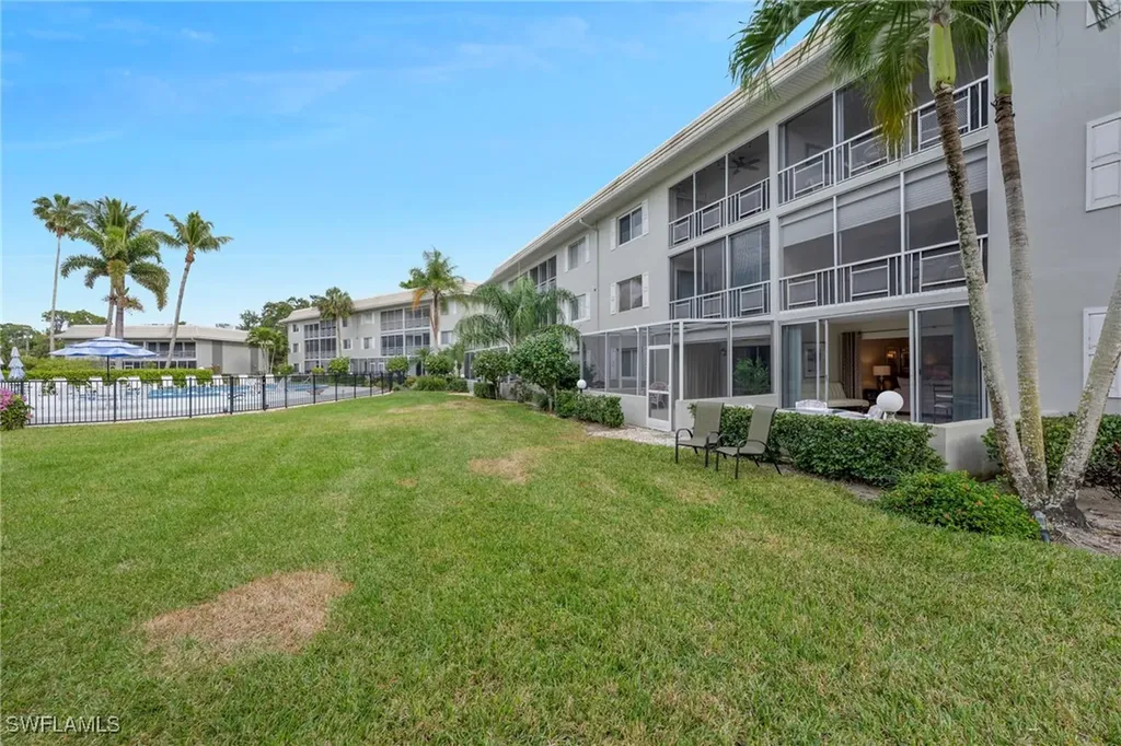 215 Cypress Way E Naples FL 34110