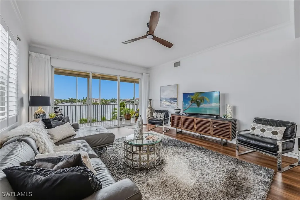 9566 Gulf Shore Drive Naples FL 34108