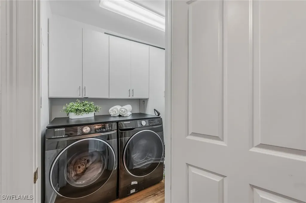 9566 Gulf Shore Drive Naples FL 34108