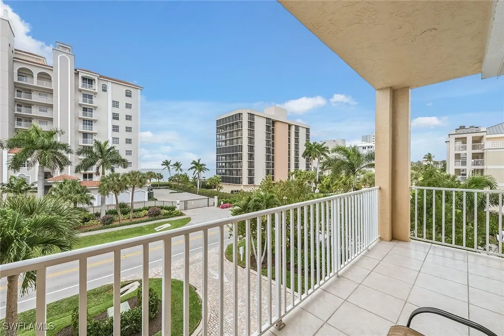 9566 Gulf Shore Drive Naples FL 34108
