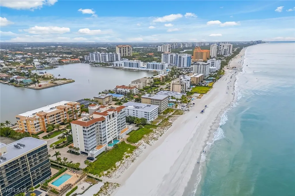 9566 Gulf Shore Drive Naples FL 34108