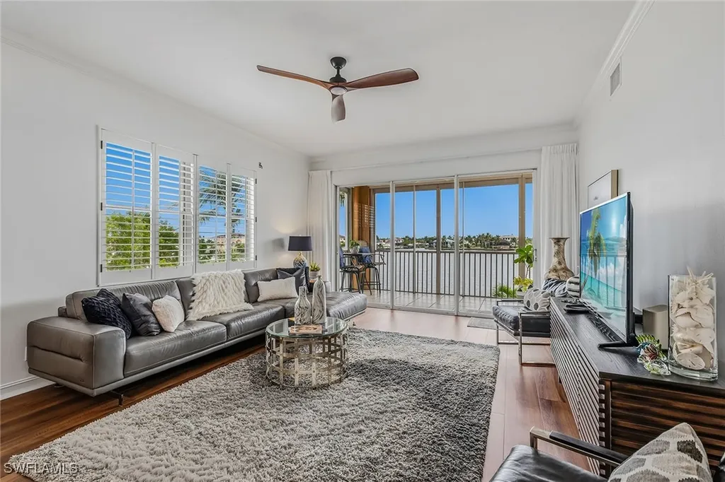 9566 Gulf Shore Drive Naples FL 34108