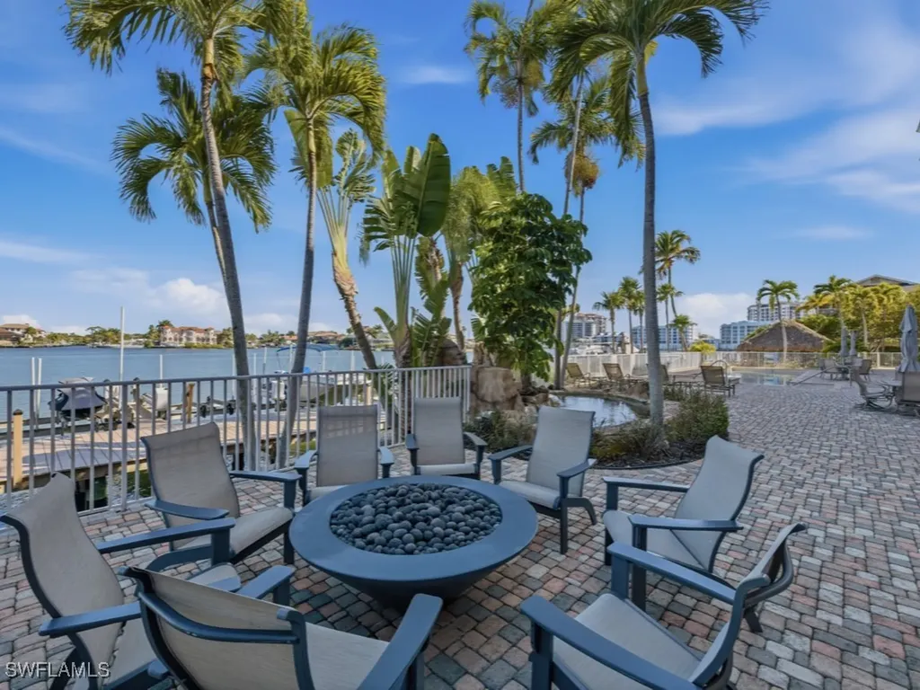 9566 Gulf Shore Drive Naples FL 34108