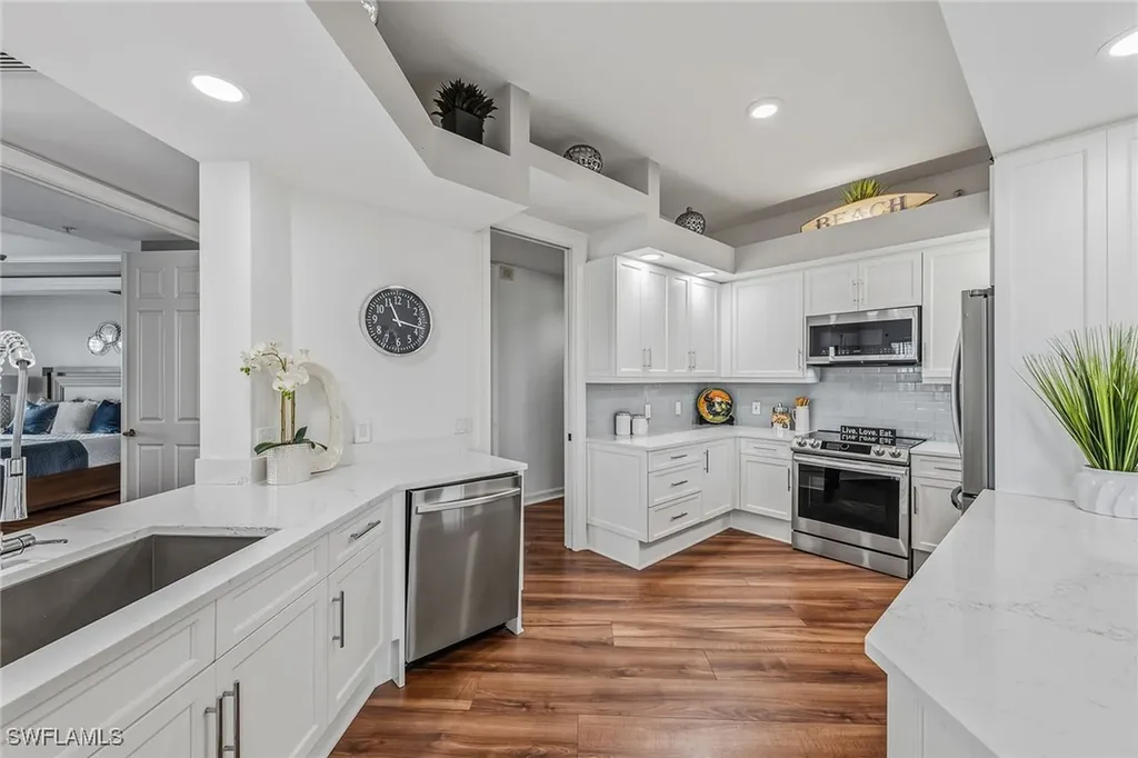 9566 Gulf Shore Drive Naples FL 34108