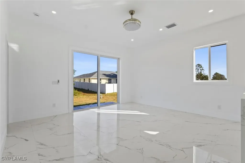 535 Manhattan Street E Lehigh Acres FL 33974
