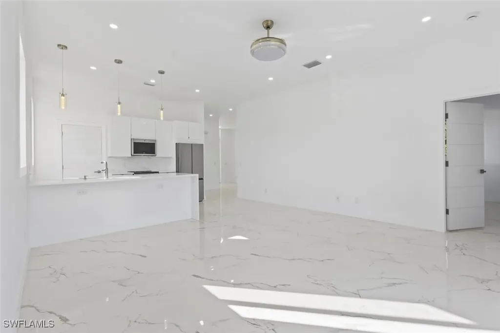 535 Manhattan Street E Lehigh Acres FL 33974