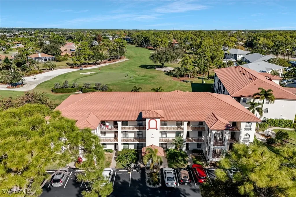 Naples FL, 601 Augusta Boulevard, Unit 601-4