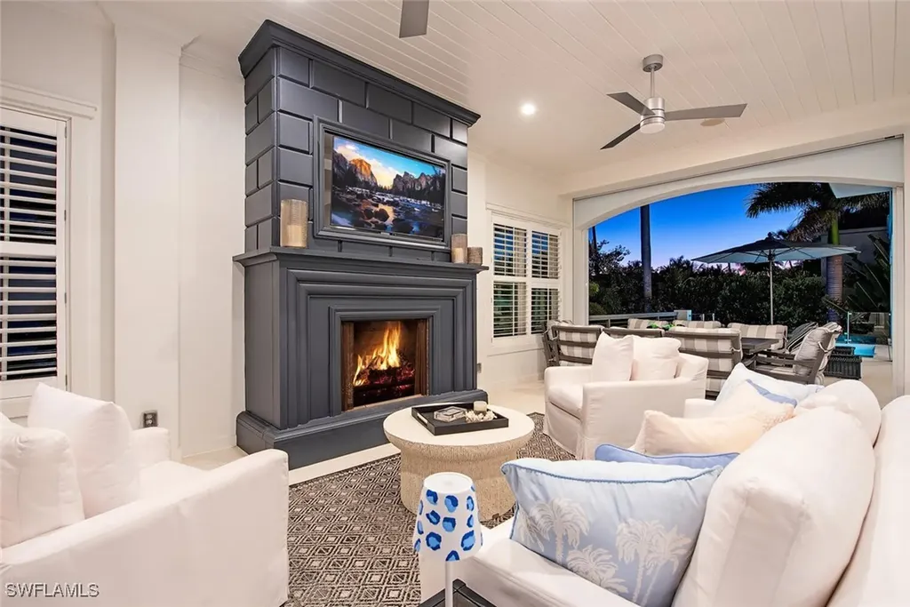 140 3rd Avenue S Naples FL 34102
