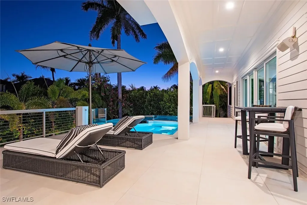 140 3rd Avenue S Naples FL 34102