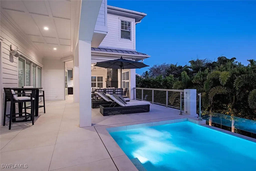 140 3rd Avenue S Naples FL 34102