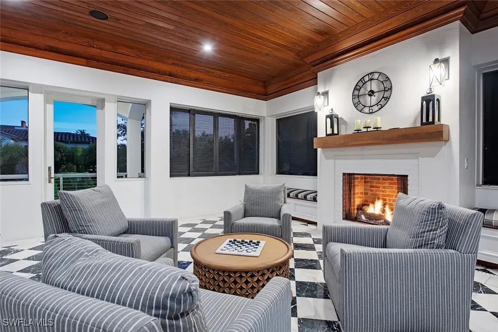 140 3rd Avenue S Naples FL 34102