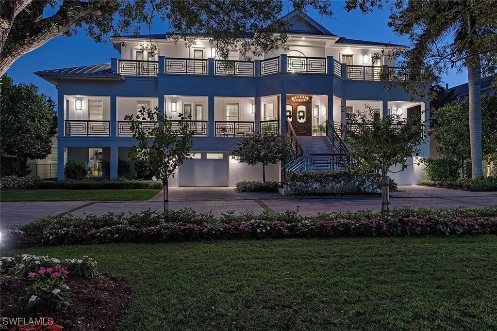 140 3rd Avenue S Naples FL 34102