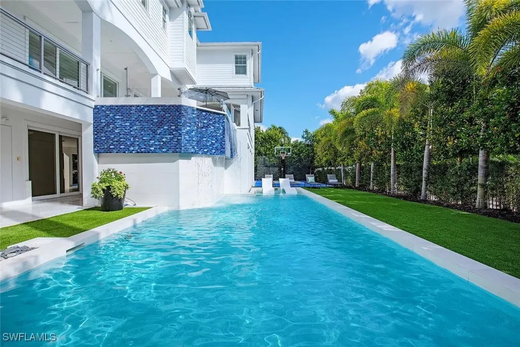 140 3rd Avenue S Naples FL 34102