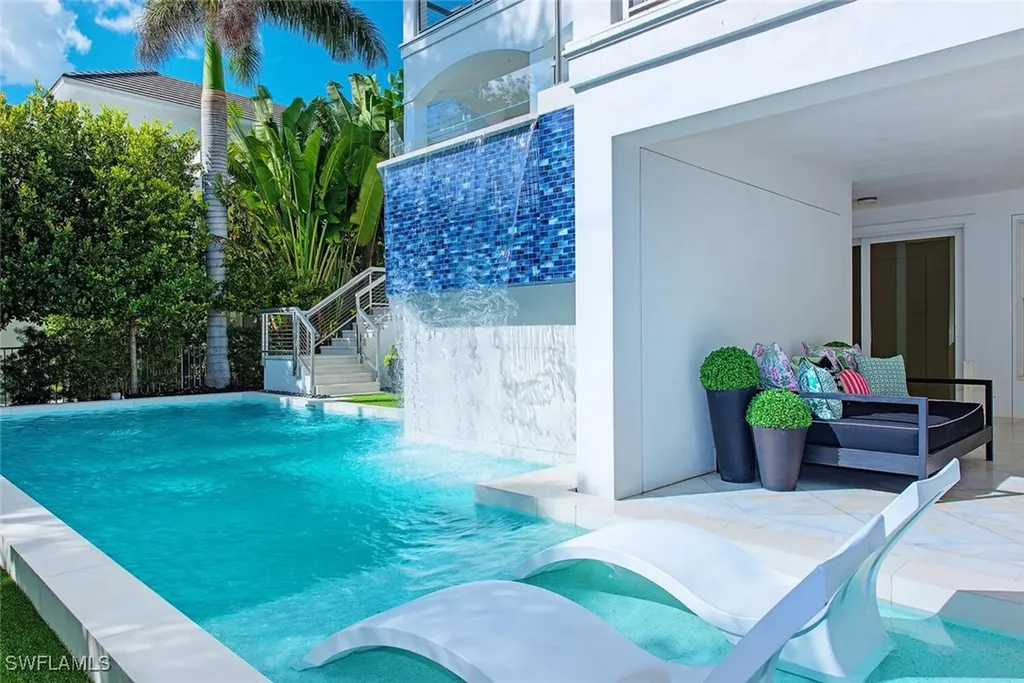 140 3rd Avenue S Naples FL 34102