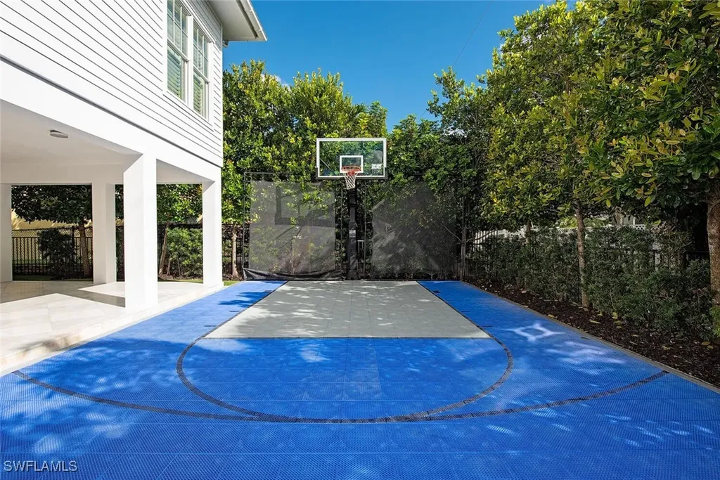 140 3rd Avenue S Naples FL 34102