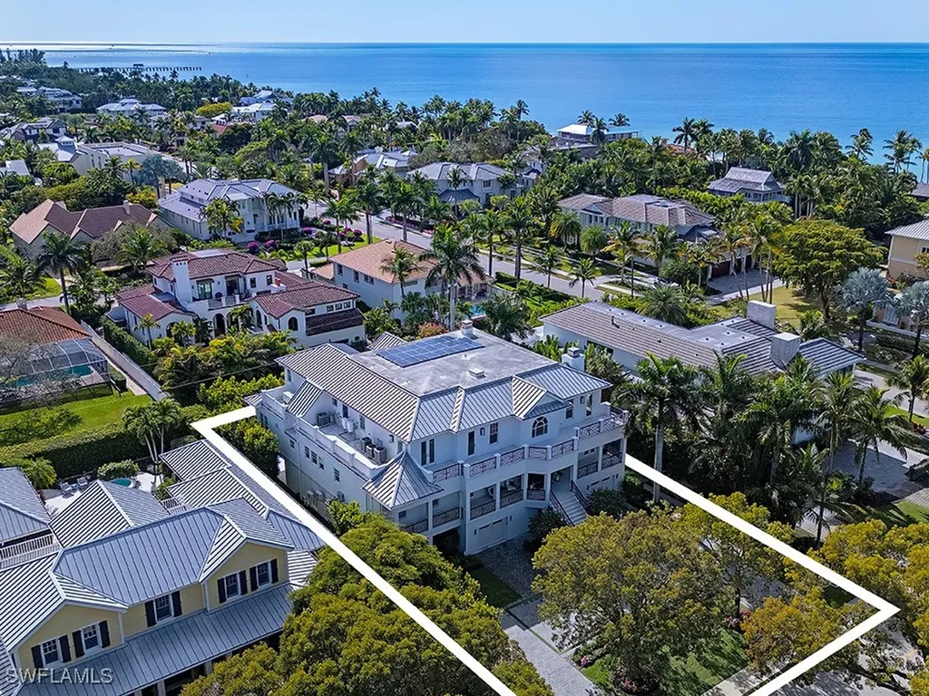 140 3rd Avenue S Naples FL 34102