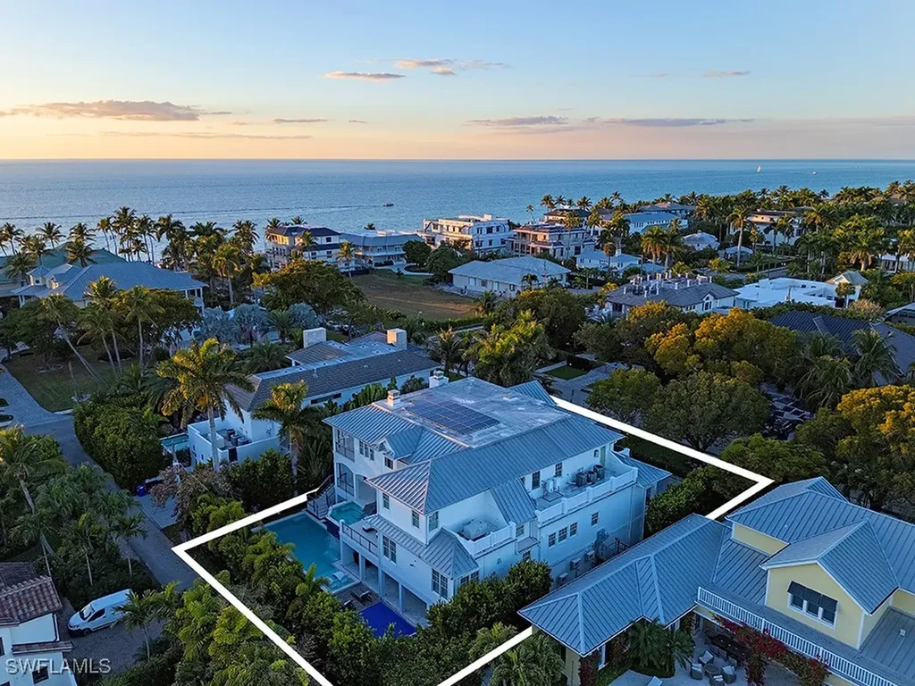 140 3rd Avenue S Naples FL 34102