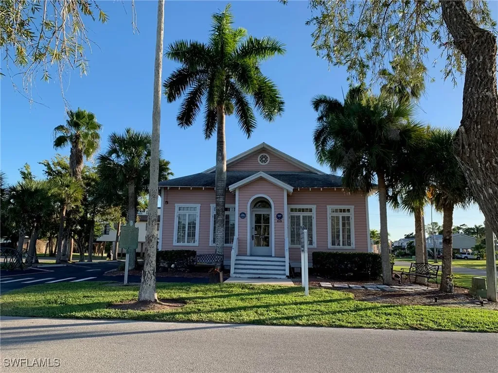 202 Broadway Avenue E Everglades City FL 34139