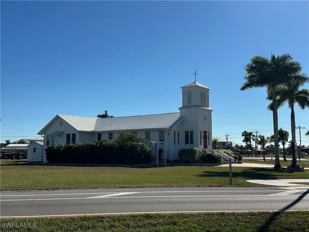 202 Broadway Avenue E Everglades City FL 34139