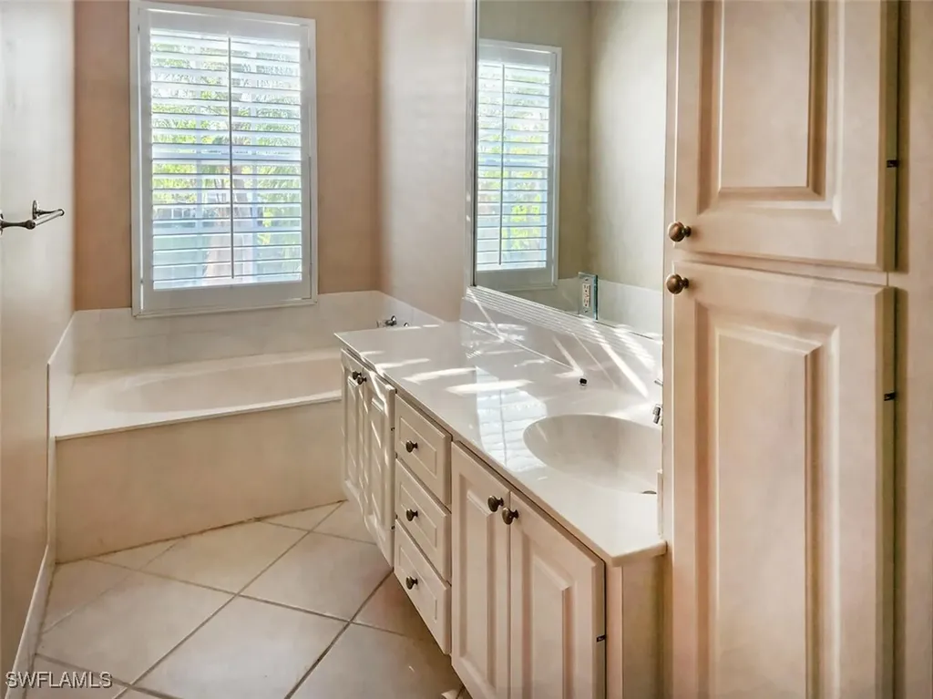 5417 Cove Circle Naples FL 34119