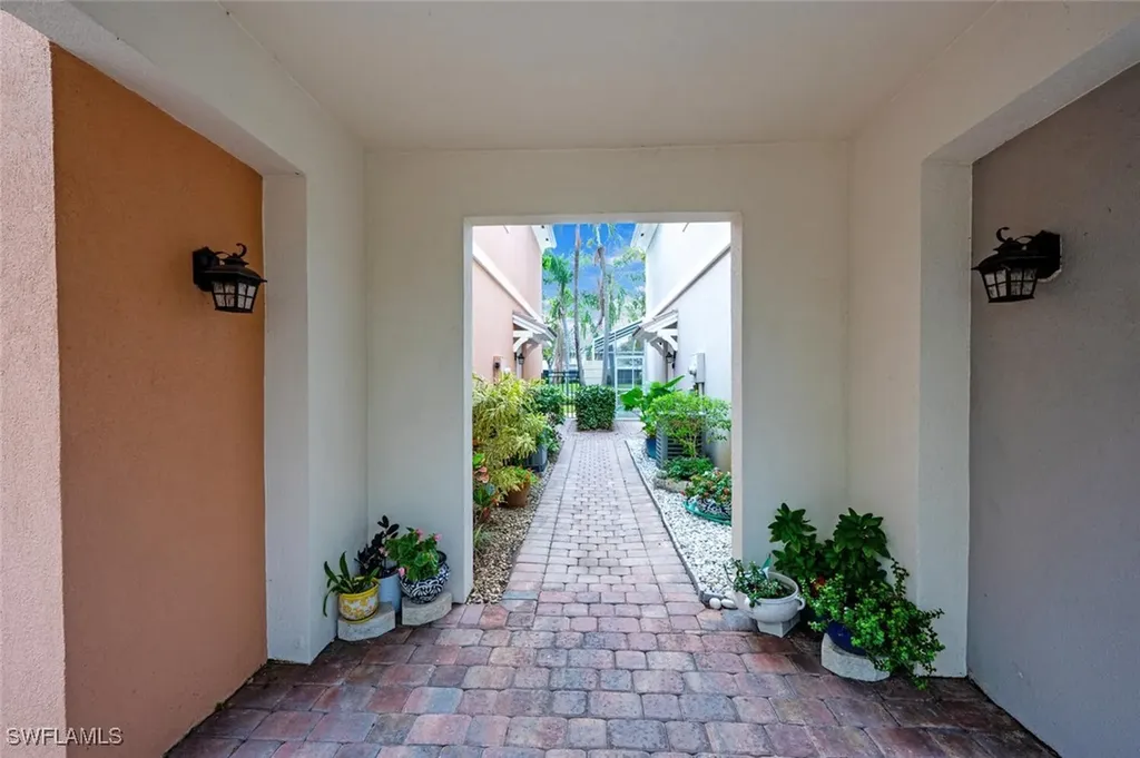 5417 Cove Circle Naples FL 34119