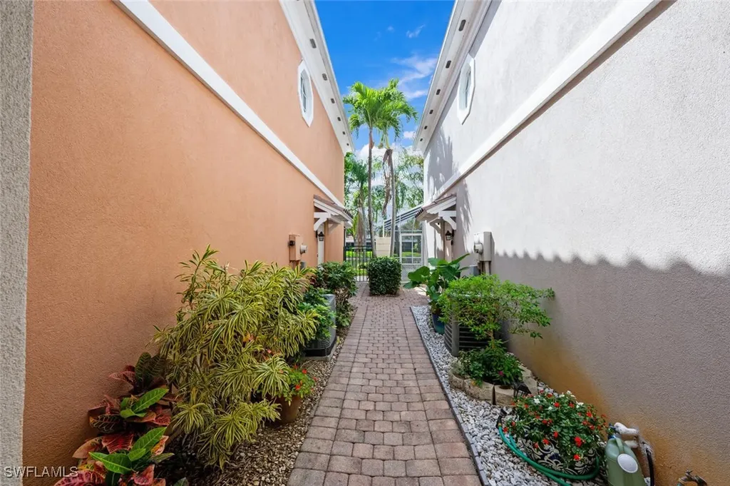 5417 Cove Circle Naples FL 34119