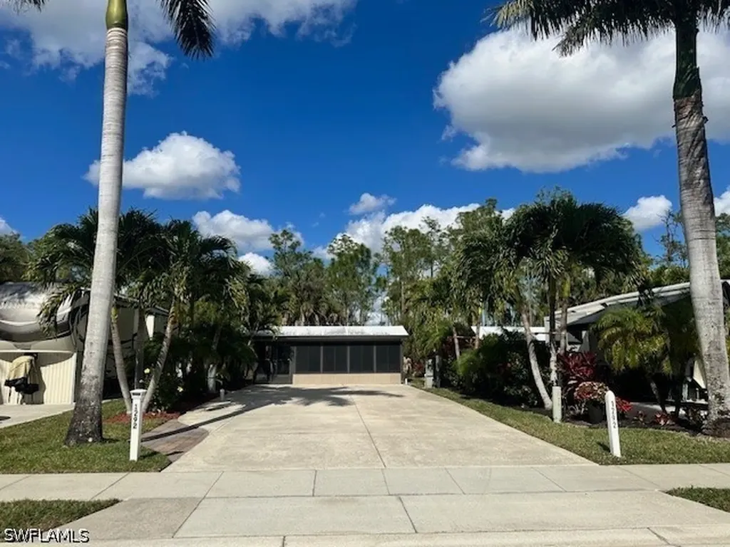 1292 Diamond Lake Circle Naples FL 34114