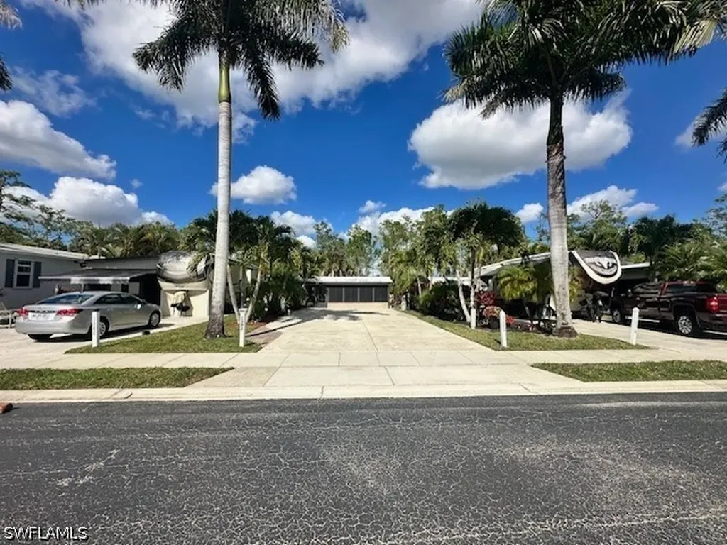 1292 Diamond Lake Circle Naples FL 34114