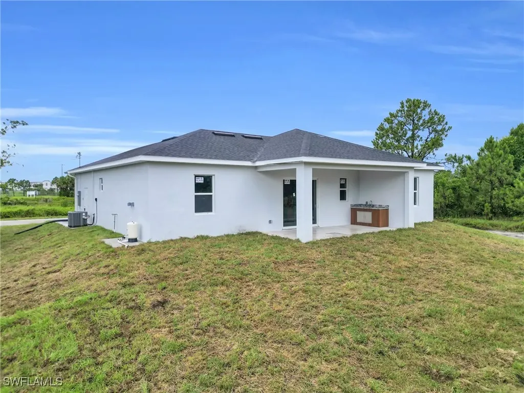 823 Hoosier Street E Lehigh Acres FL 33974