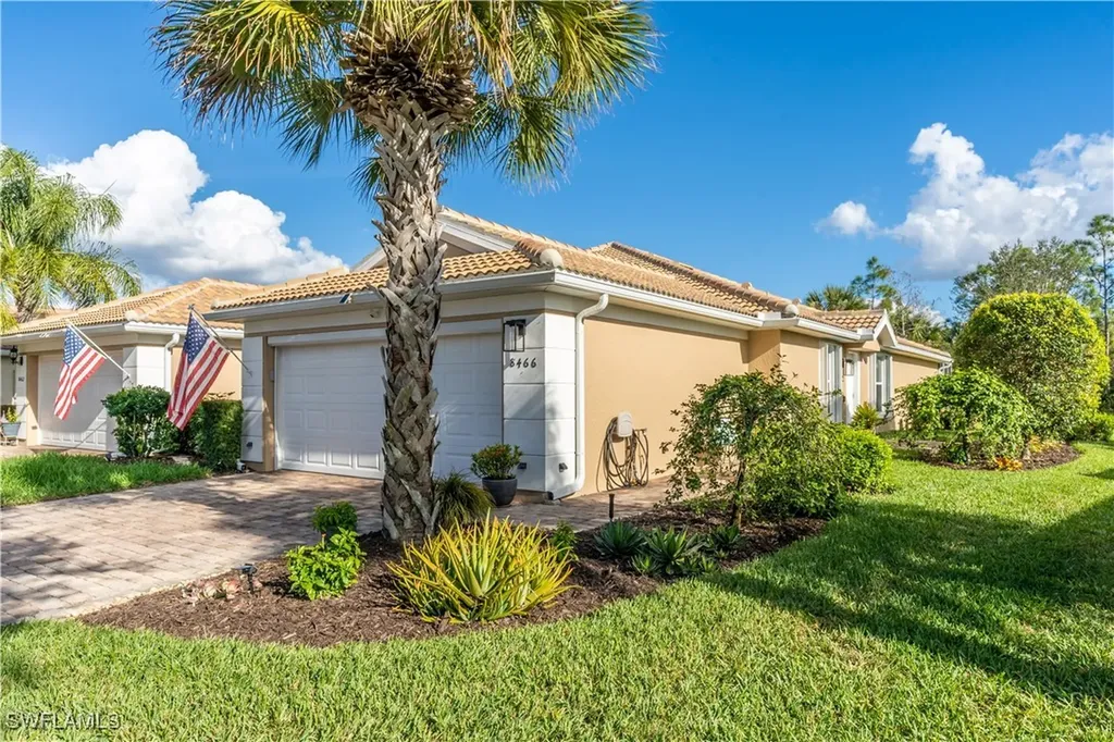 Naples FL, 8466 Karina Court